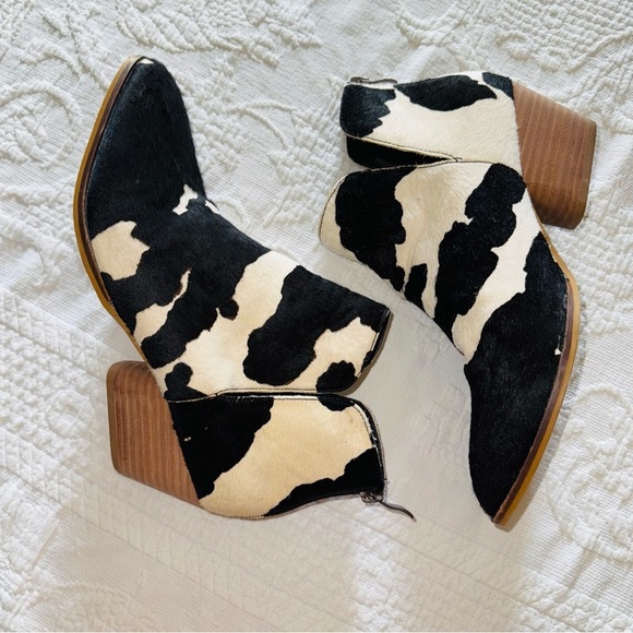 Corkys Bessie Cow Hide Booties Leather Boots Boutique Size 10 - Picture 1 of 11